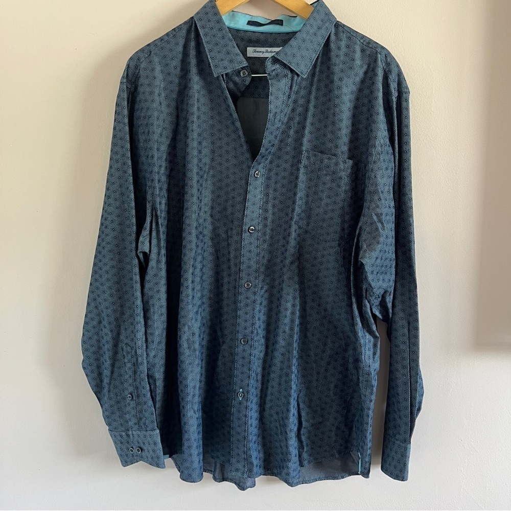 Tommy Bahama NWOT Blue/Gray Button-Up Shirt – Size XXL